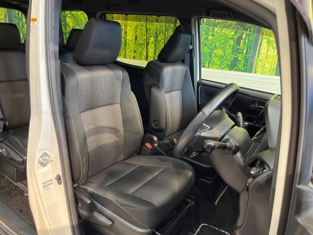 Toyota VOXY 2018-10 8279548-7