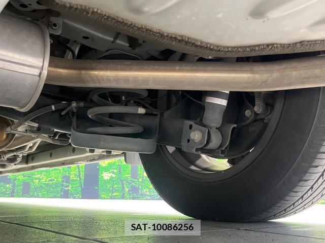 Toyota VOXY 2019-09 8279603-18