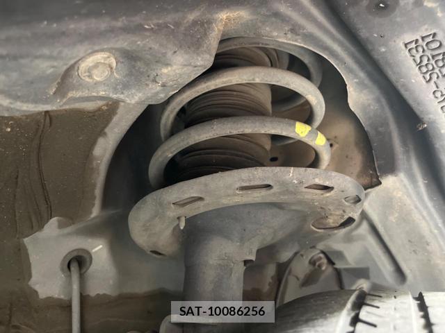 Toyota VOXY 2019-09 8279603-19