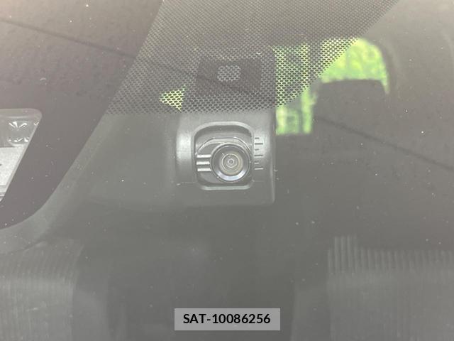 Toyota VOXY 2019-09 8279603-5