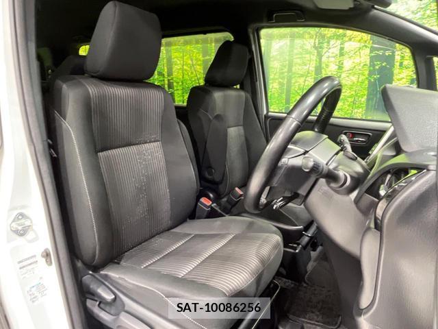 Toyota VOXY 2019-09 8279603-7