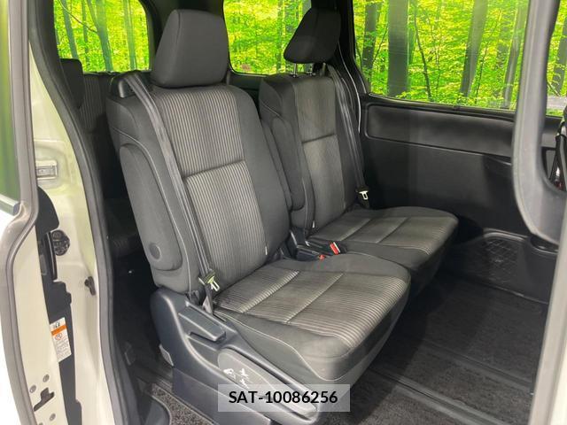 Toyota VOXY 2019-09 8279603-8