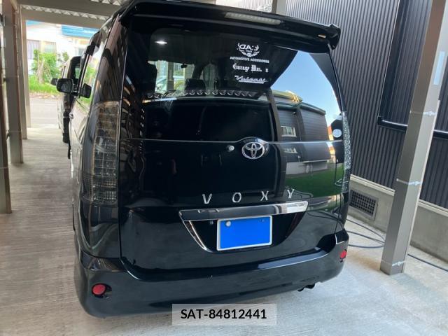 Toyota VOXY 2006-04 8279718-13