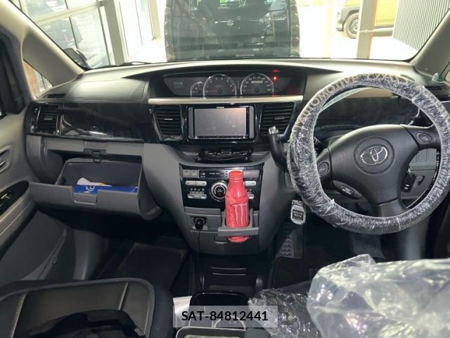 Toyota VOXY 2006-04 8279718-6