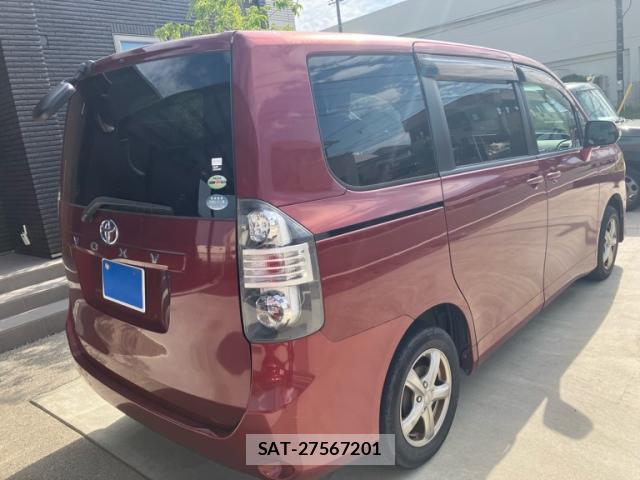 Toyota VOXY 2007-08 8279728-2