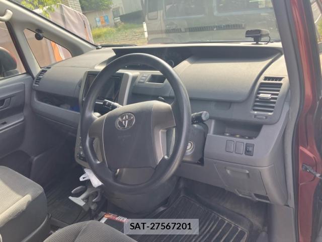Toyota VOXY 2007-08 8279728-5
