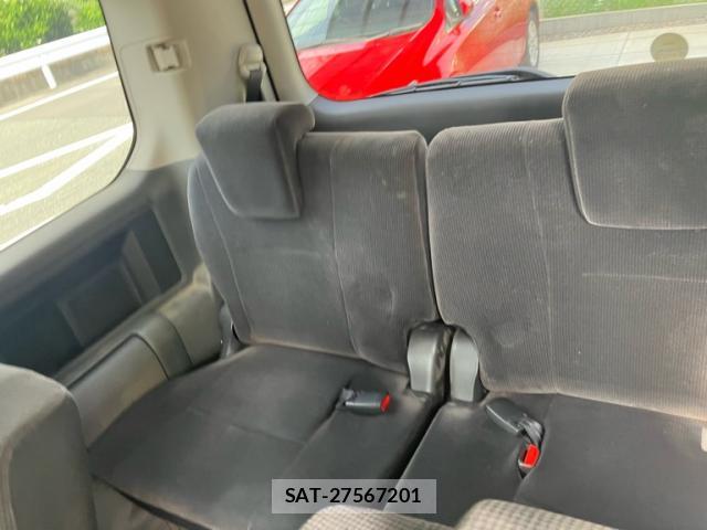 Toyota VOXY 2007-08 8279728-8