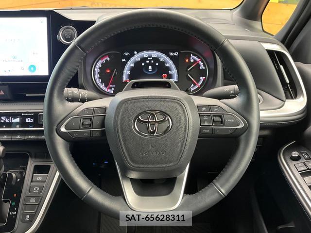 Toyota VOXY 2022-11 8279783-11