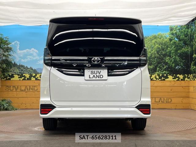 Toyota VOXY 2022-11 8279783-15