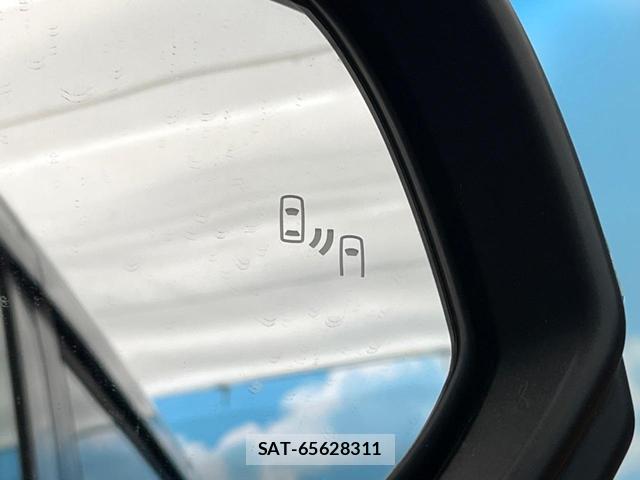 Toyota VOXY 2022-11 8279783-6