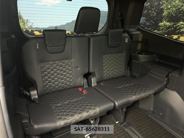Toyota VOXY 2022-11 8279783-9