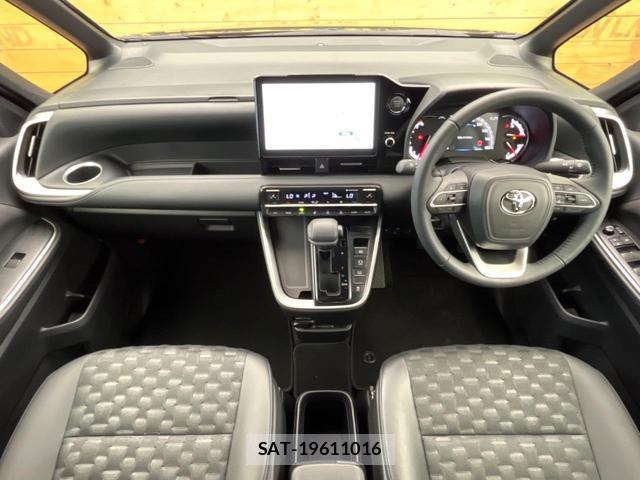 Toyota VOXY 2024-03 8279787-1
