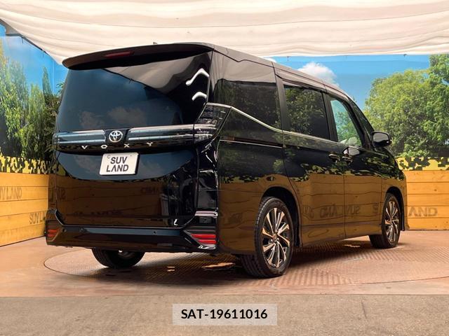 Toyota VOXY 2024-03 8279787-16