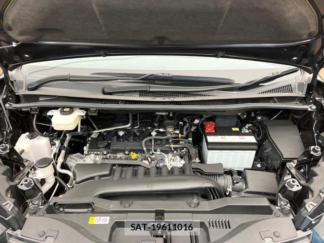 Toyota VOXY 2024-03 8279787-17