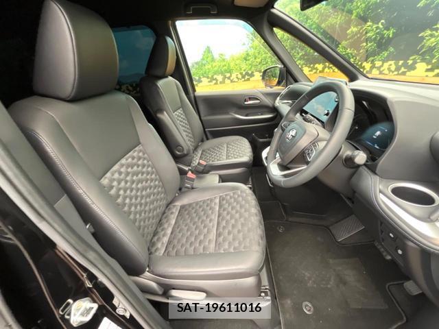 Toyota VOXY 2024-03 8279787-6