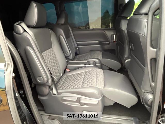 Toyota VOXY 2024-03 8279787-7