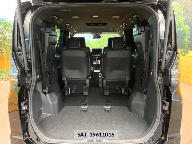 Toyota VOXY 2024-03 8279787-9