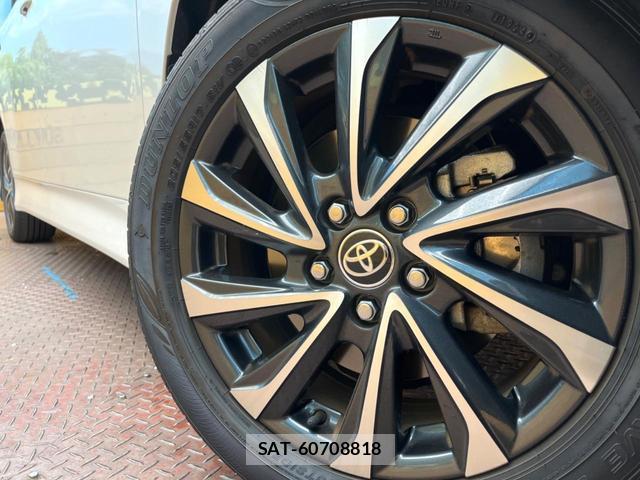 Toyota VOXY 2024-06 8279802-14
