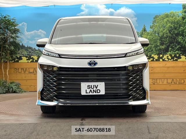 Toyota VOXY 2024-06 8279802-15