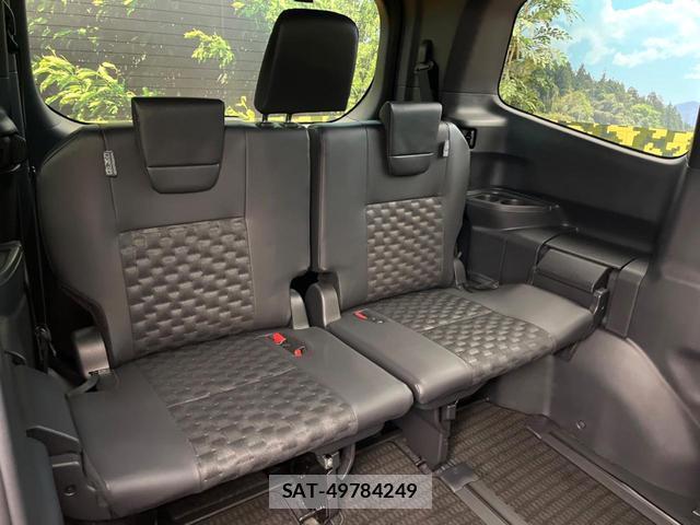 Toyota VOXY 2025-07 8279807-10