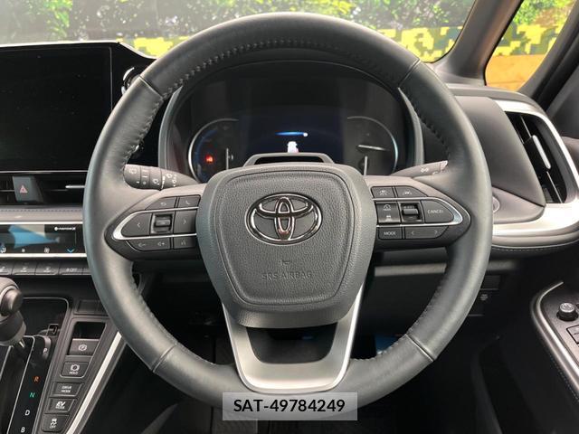 Toyota VOXY 2025-07 8279807-12