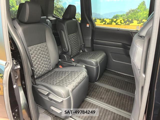 Toyota VOXY 2025-07 8279807-9