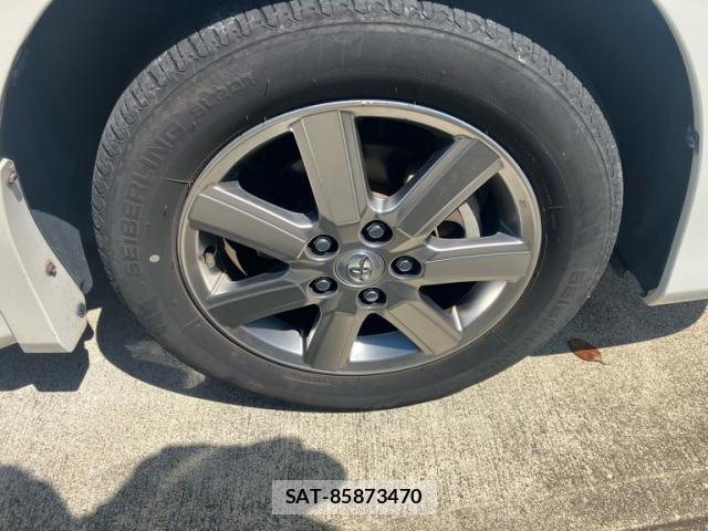 Toyota VOXY 2009-11 8279956-0