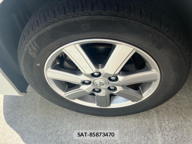 Toyota VOXY 2009-11 8279956-5