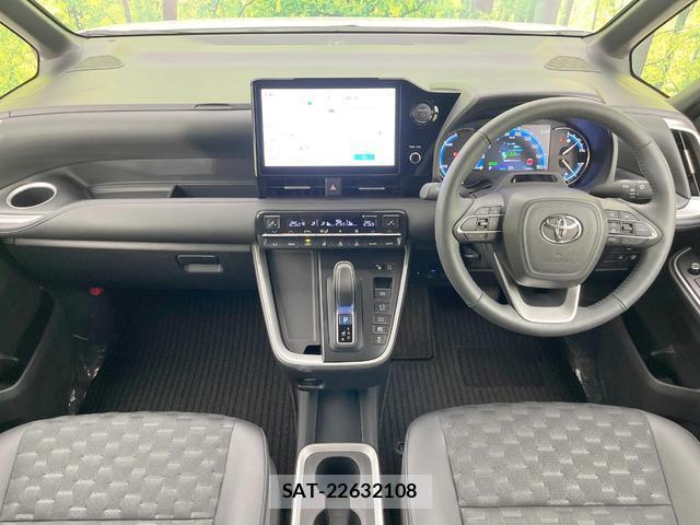 Toyota VOXY 2024-11 8279961-1