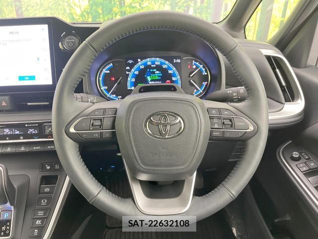 Toyota VOXY 2024-11 8279961-11