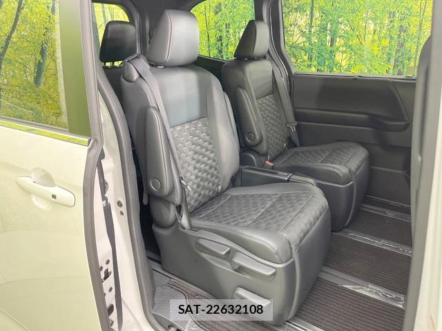 Toyota VOXY 2024-11 8279961-8