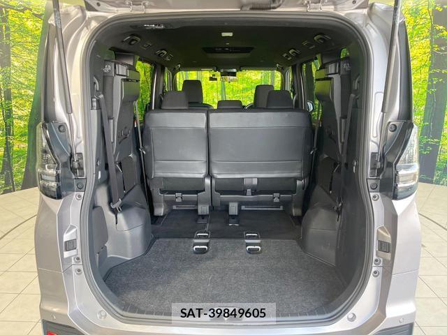 Toyota VOXY 2023-06 8280036-13