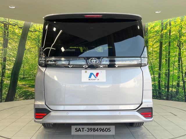Toyota VOXY 2023-06 8280036-15