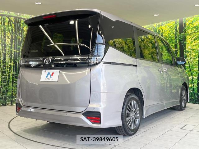 Toyota VOXY 2023-06 8280036-17