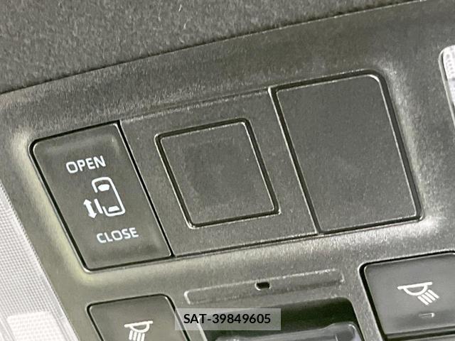 Toyota VOXY 2023-06 8280036-2