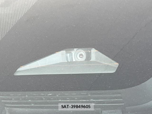 Toyota VOXY 2023-06 8280036-5