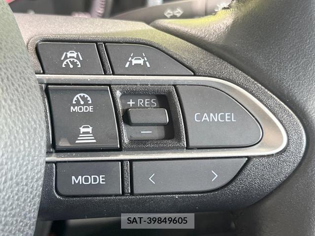 Toyota VOXY 2023-06 8280036-6