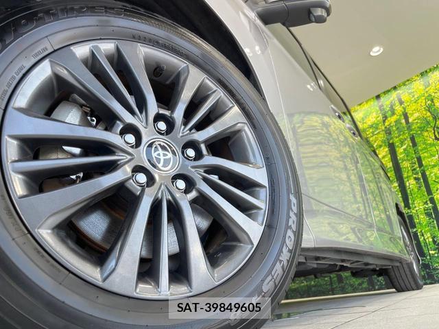 Toyota VOXY 2023-06 8280036-8