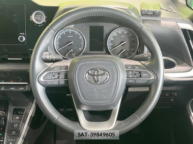 Toyota VOXY 2023-06 8280036-9
