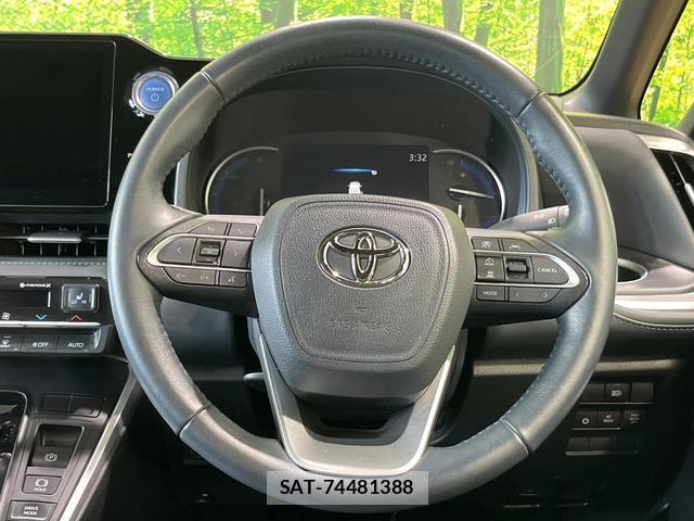 Toyota VOXY 2022-10 8280085-12