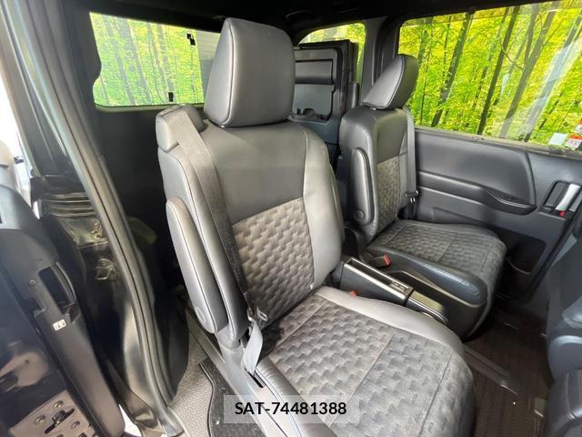Toyota VOXY 2022-10 8280085-9