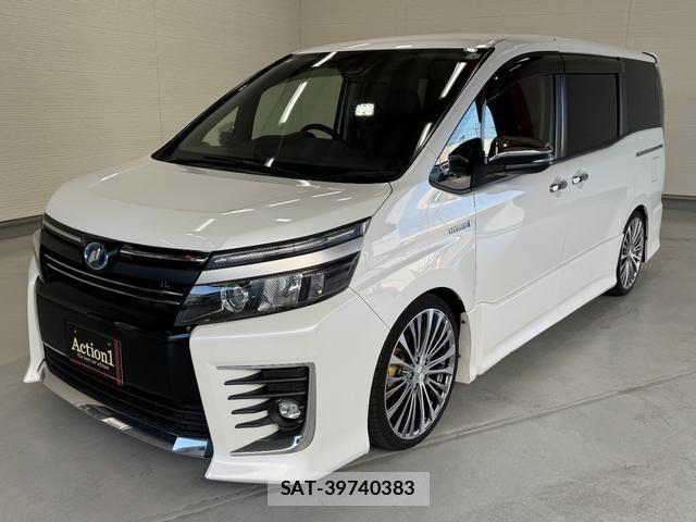 Toyota VOXY 2017-05 8280193-0