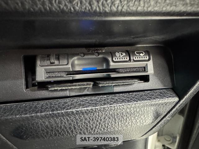 Toyota VOXY 2017-05 8280193-18