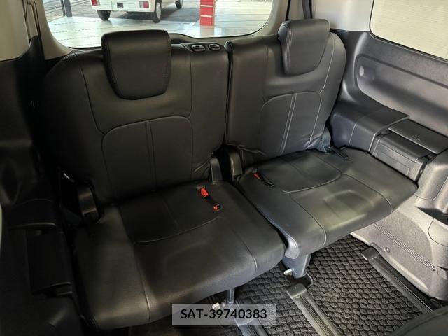 Toyota VOXY 2017-05 8280193-9