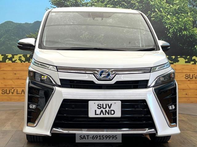 Toyota VOXY 2019-03 8280211-13