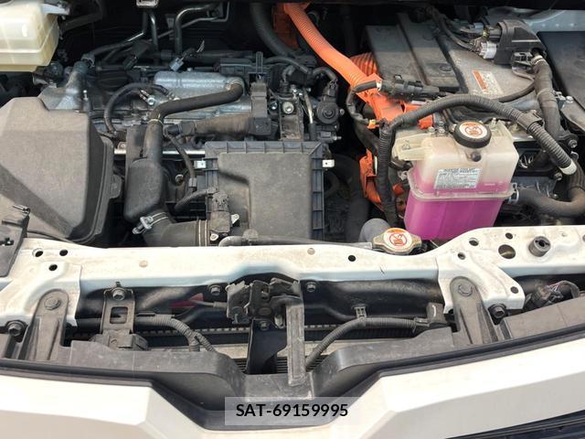 Toyota VOXY 2019-03 8280211-17