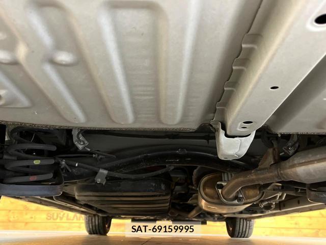 Toyota VOXY 2019-03 8280211-18