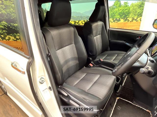 Toyota VOXY 2019-03 8280211-7