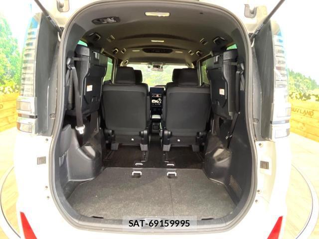 Toyota VOXY 2019-03 8280211-9
