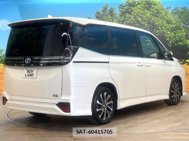 Toyota VOXY 2024-11 8280227-16